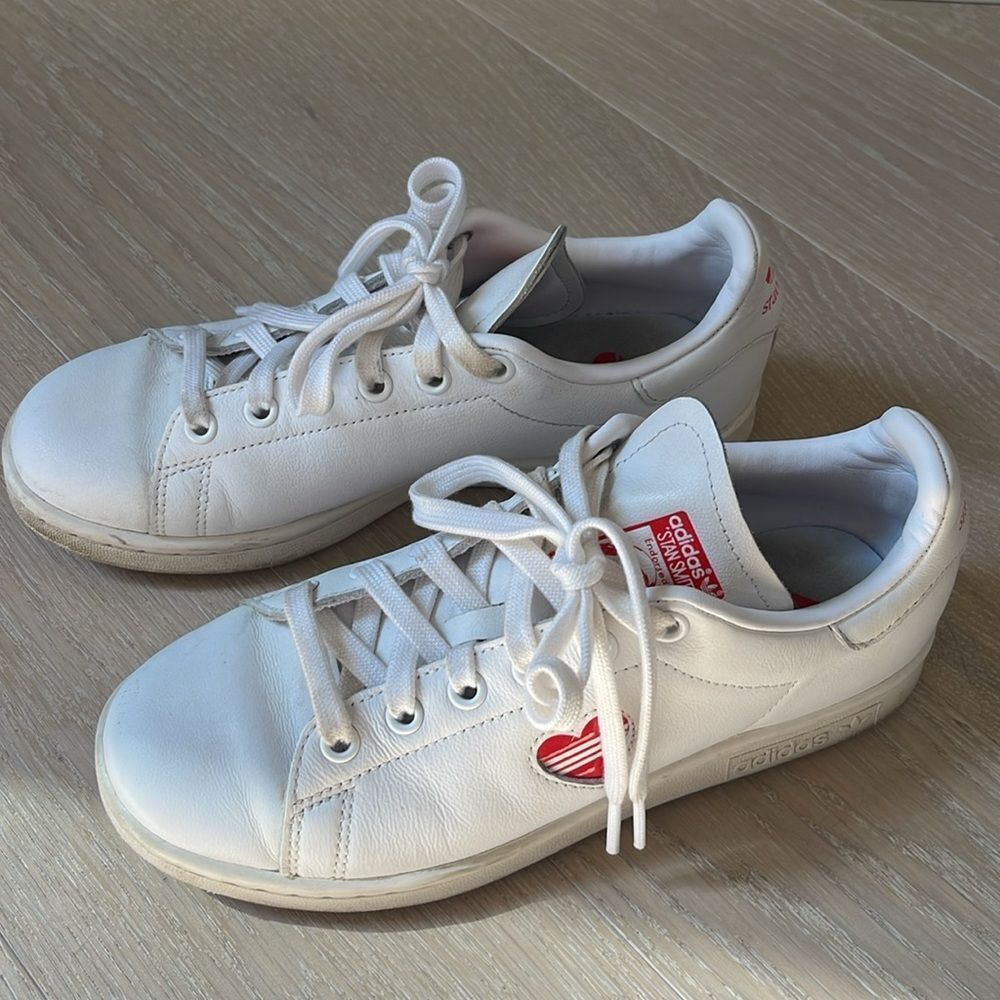 Adidas White Sneakers with Red Heart, Size 5 - Picture 10 of 10